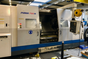 TOUR A CCOMMANDE NUMERIQUE DOOSAN PUMA 700 M